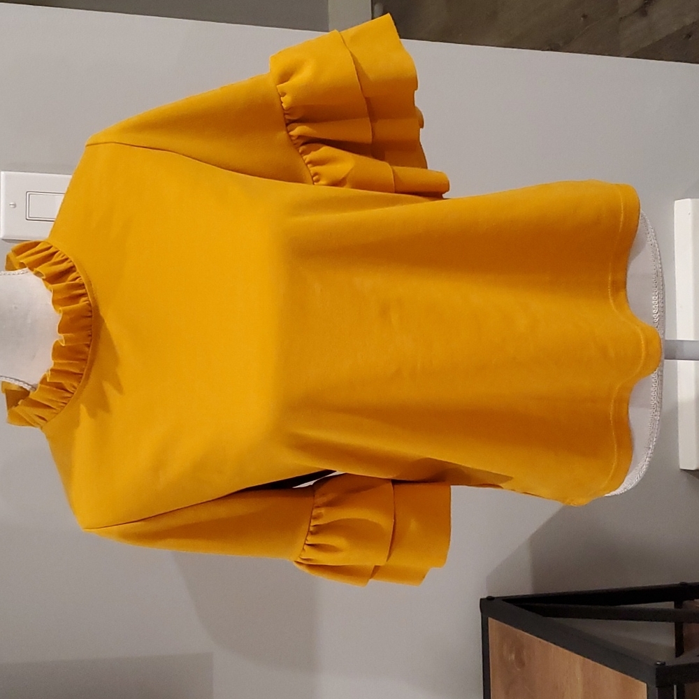 ( 4 for $10) Shein mustard flowy top